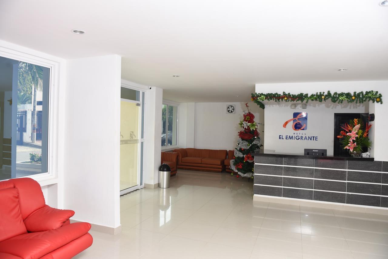 Hotel El Emigrante Puerto Colombia Bagian luar foto