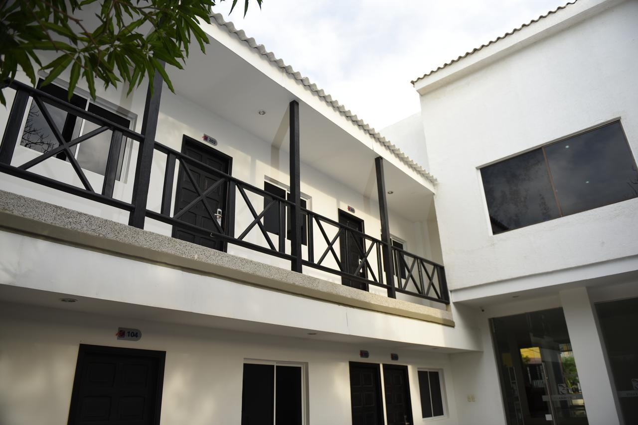 Hotel El Emigrante Puerto Colombia Bagian luar foto