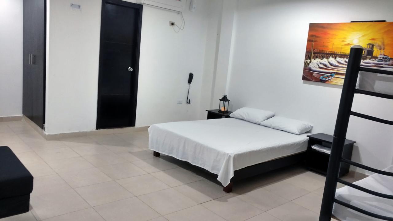 Hotel El Emigrante Puerto Colombia Bagian luar foto