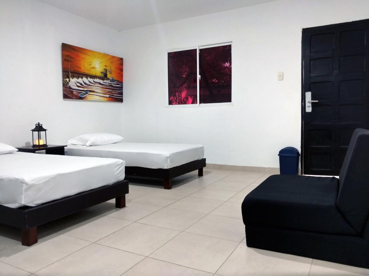Hotel El Emigrante Puerto Colombia Bagian luar foto
