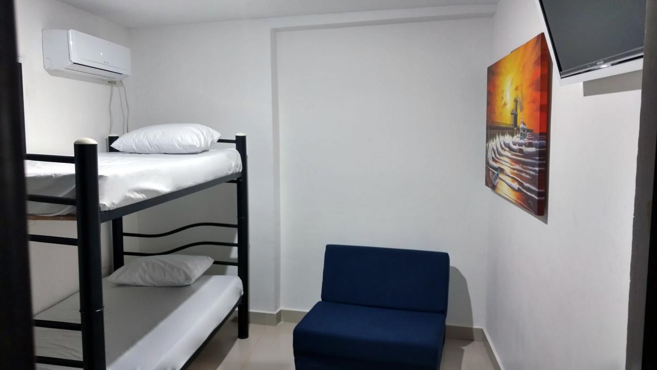 Hotel El Emigrante Puerto Colombia Bagian luar foto