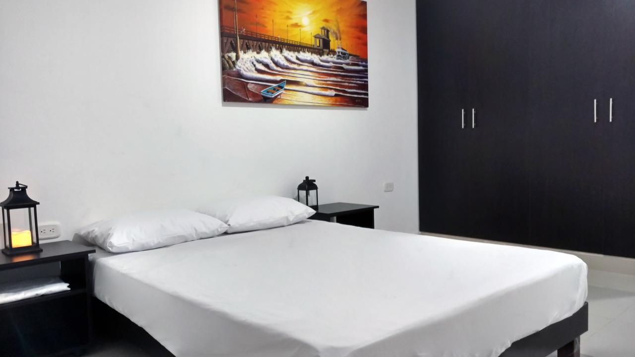 Hotel El Emigrante Puerto Colombia Bagian luar foto