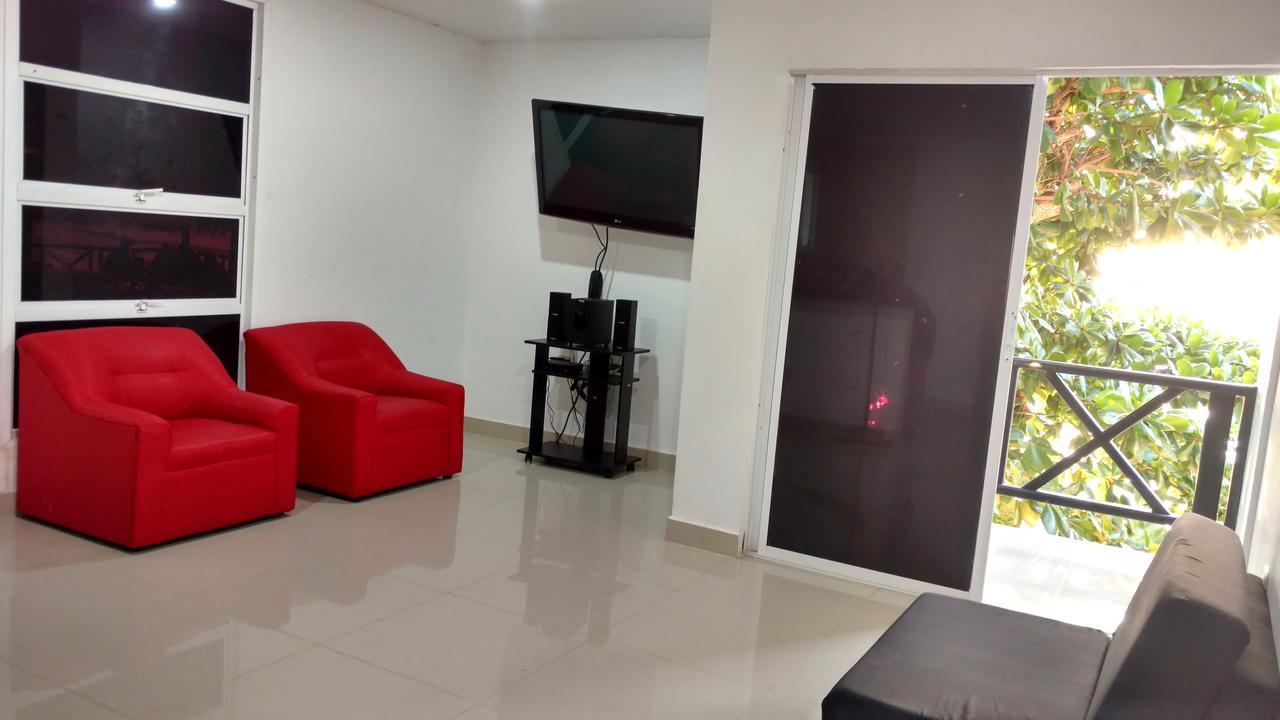 Hotel El Emigrante Puerto Colombia Bagian luar foto